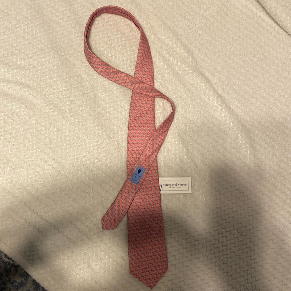 Vineyard vine men’s tie